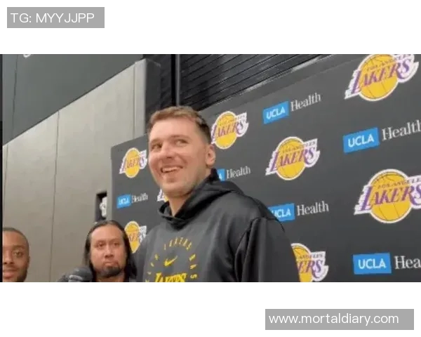 里夫斯:即使东契奇詹姆斯在,我仍主动担责 里夫斯:即使东契奇詹姆斯在,我仍主动担责